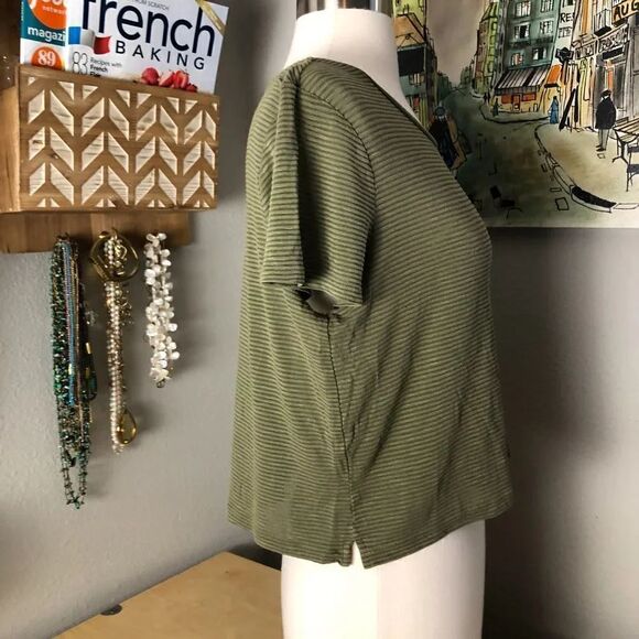 Prince & Fox Marine Arny Green Cropped Tee - Picture 5 of 10